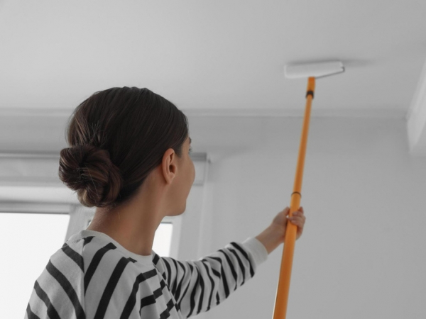 В чем заключается самый эффективный и простой способ очистить потолок