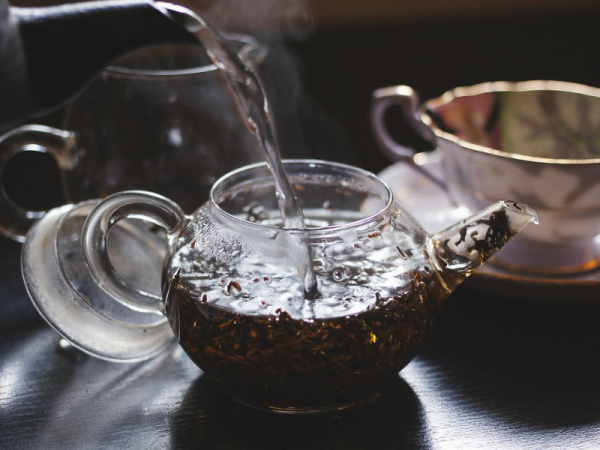 Какой чай нельзя заливать кипятком: правила заваривания
